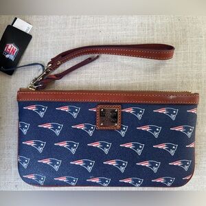 Brand new with tags Dooney & Bourke New England Patriots wristlet